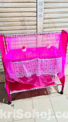 বাচ্চাদের দোলনা